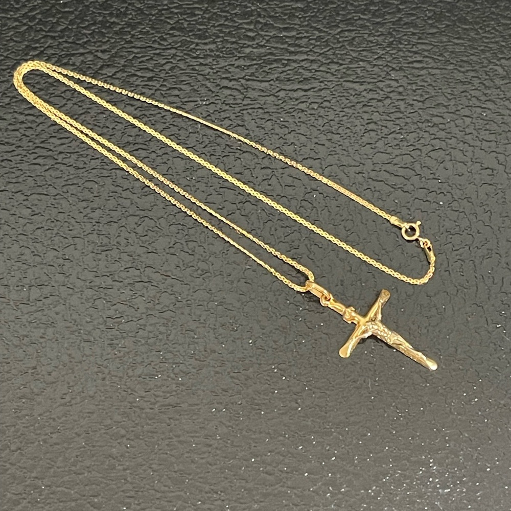 18K Saudi Gold Necklace with Cross Pendant